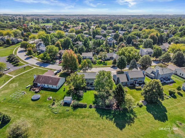 135 Chesterfield Drive, Oswego, IL 60543