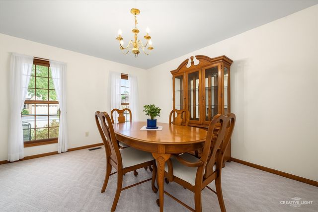 135 Chesterfield Drive, Oswego, IL 60543