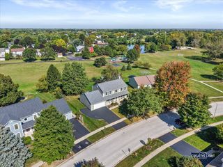 135 Chesterfield Drive, Oswego, IL 60543