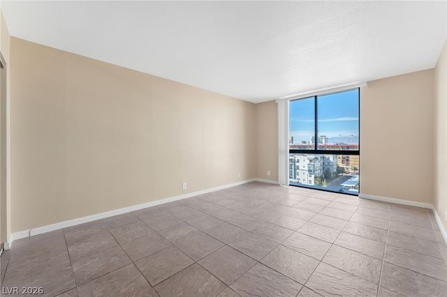 3930 University Center Drive 803, Las Vegas, NV 89119