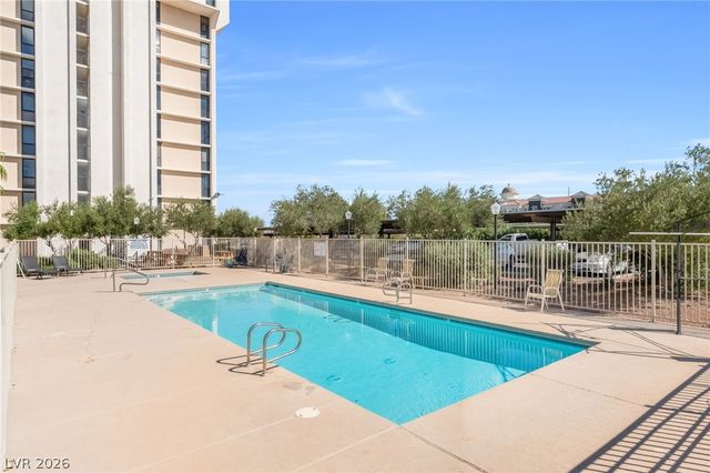 3930 University Center Drive 803, Las Vegas, NV 89119