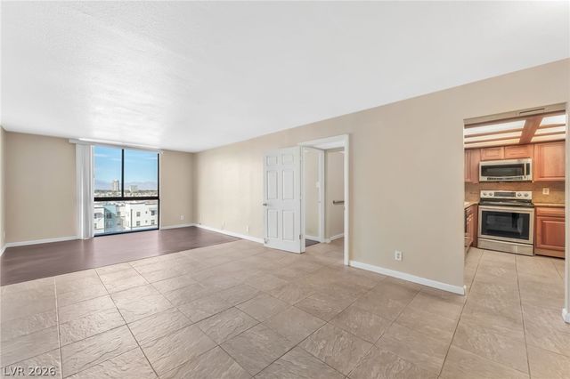 3930 University Center Drive 803, Las Vegas, NV 89119