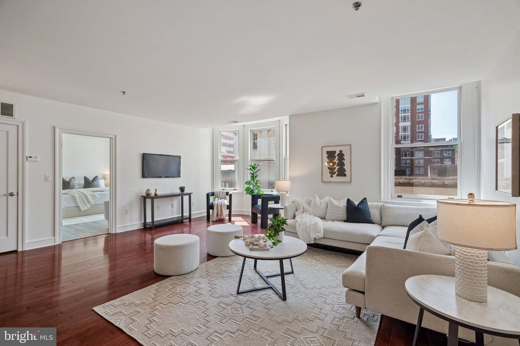 1811 CHESTNUT ST #402, PHILADELPHIA, PA 19103 — exterior