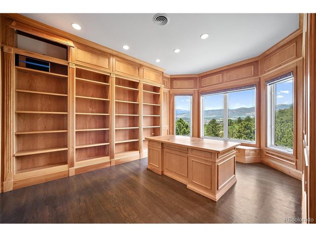 6230 Spurwood Dr, Colorado Springs, CO 80918