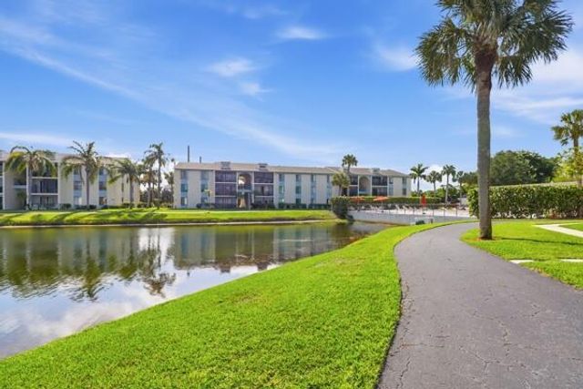 1111 Green Pine Boulevard G2, West Palm Beach, FL 33409
