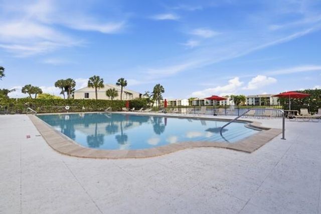 1111 Green Pine Boulevard G2, West Palm Beach, FL 33409
