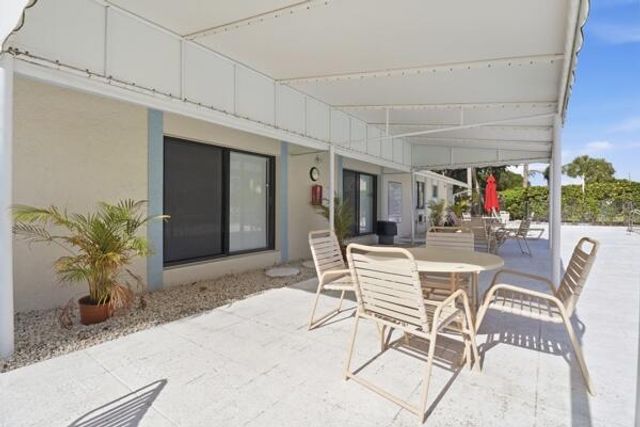 1111 Green Pine Boulevard G2, West Palm Beach, FL 33409