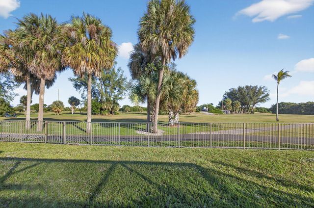 1314 N Lakeside Drive, Lake Worth Beach, FL 33460