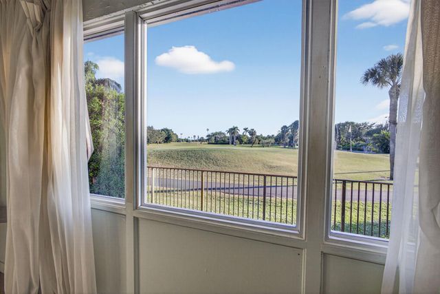 1314 N Lakeside Drive, Lake Worth Beach, FL 33460