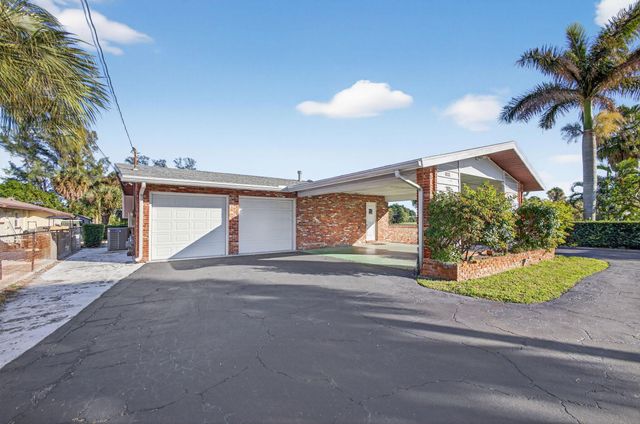 1314 N Lakeside Drive, Lake Worth Beach, FL 33460