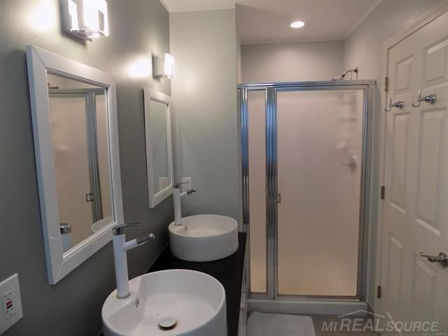 36225 Dominion Circle, Sterling Heights, MI 48310