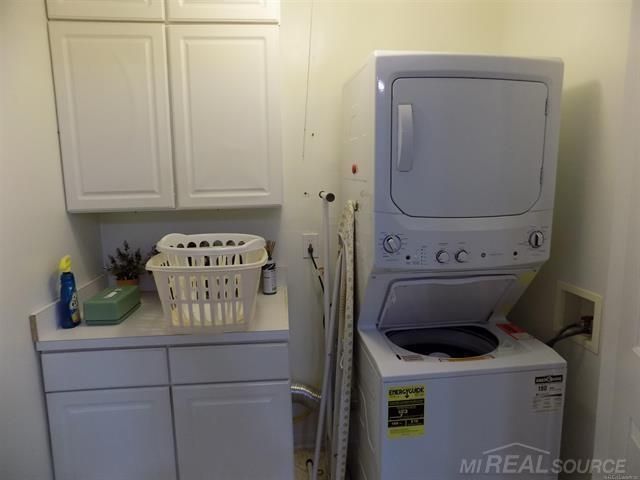 36225 Dominion Circle, Sterling Heights, MI 48310