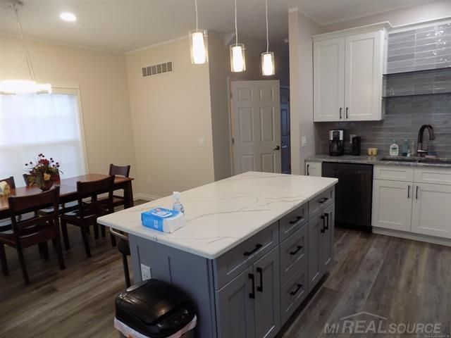 36225 Dominion Circle, Sterling Heights, MI 48310