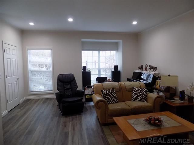 36225 Dominion Circle, Sterling Heights, MI 48310