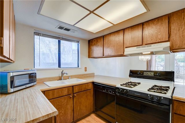 511 Chelsea Drive, Henderson, NV 89014