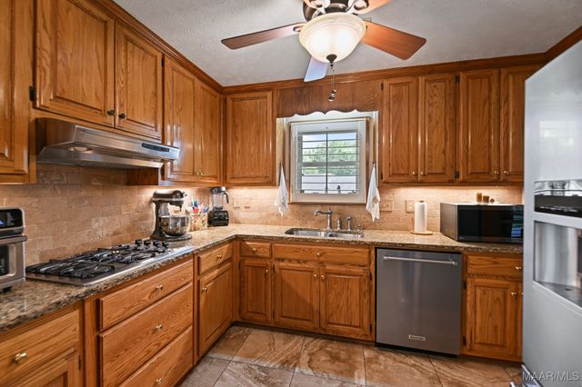 1689 Rambling Brook Lane, Prattville, AL 36066