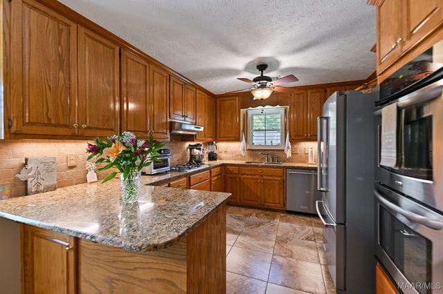 1689 Rambling Brook Lane, Prattville, AL 36066