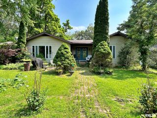 27 Grasty Road, Golconda, IL 62938