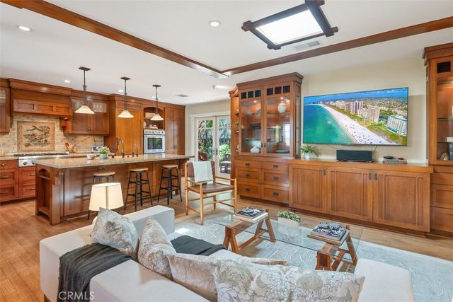 298 Granada Avenue, Long Beach, CA 90803