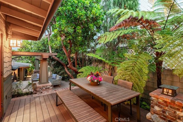 298 Granada Avenue, Long Beach, CA 90803