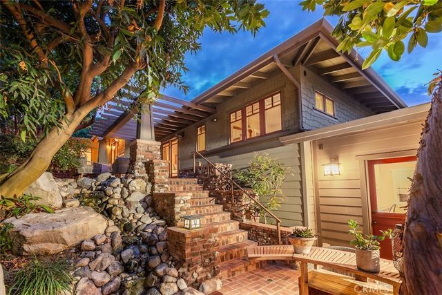 298 Granada Avenue, Long Beach, CA 90803