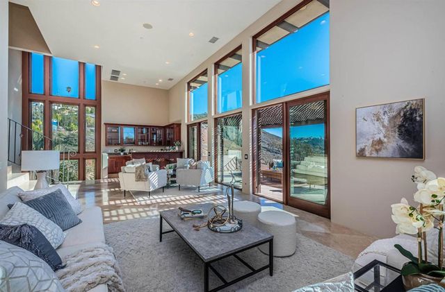 2362 Edgehill Road, Vista, CA 92084