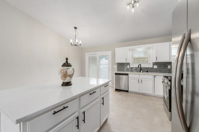 523 W Maywood St, Wichita, KS 67217