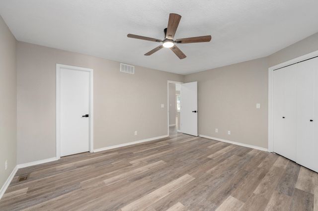 523 W Maywood St, Wichita, KS 67217