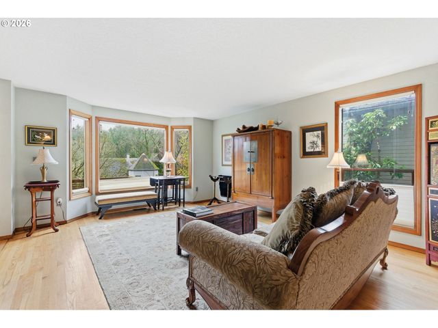 205 S CANBY St, Portland, OR 97219