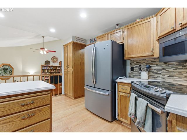 205 S CANBY St, Portland, OR 97219