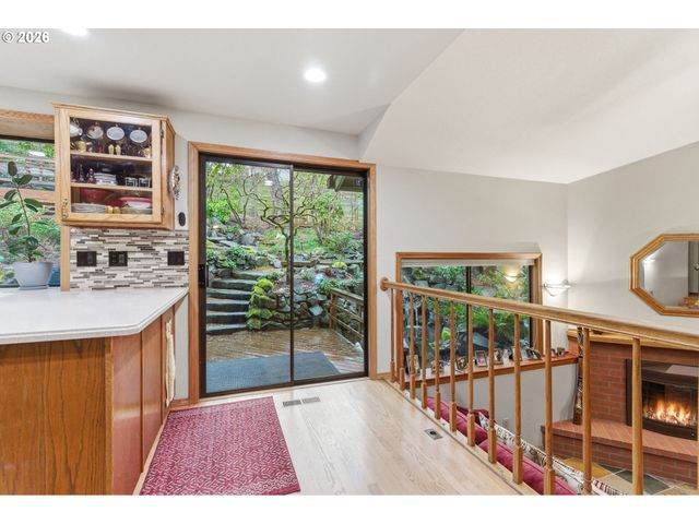 205 S CANBY St, Portland, OR 97219