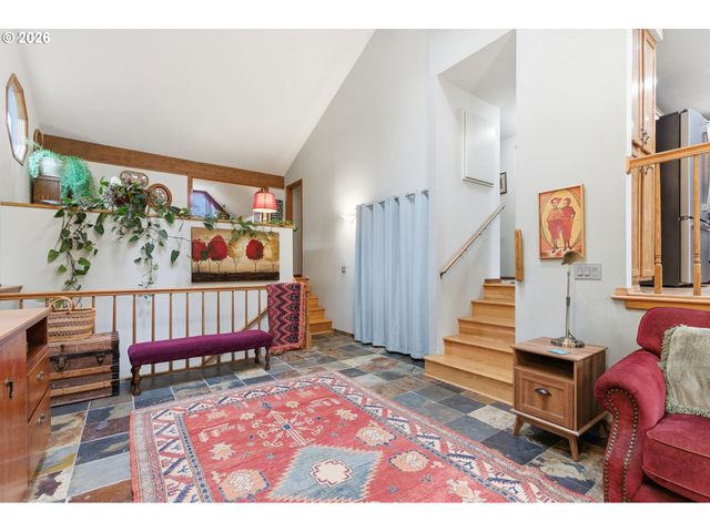 205 S CANBY St, Portland, OR 97219