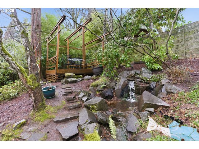 205 S CANBY St, Portland, OR 97219