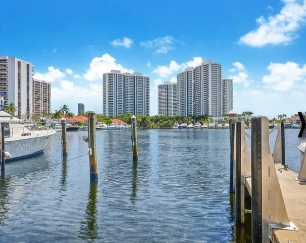 21205 Yacht Club Drive 507, Aventura, FL 33180