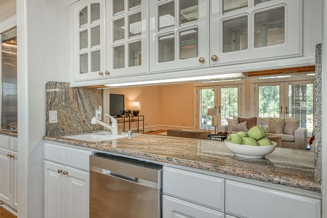 4715 E Copper Avenue, Clovis, CA 93619