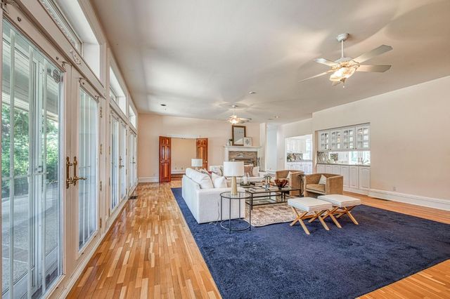 4715 E Copper Avenue, Clovis, CA 93619