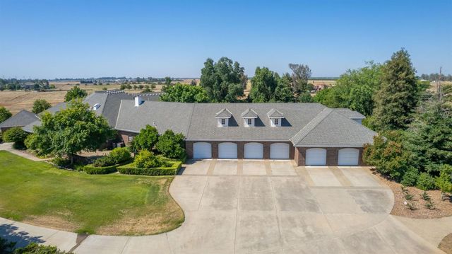 4715 E Copper Avenue, Clovis, CA 93619