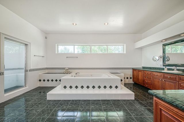 4715 E Copper Avenue, Clovis, CA 93619