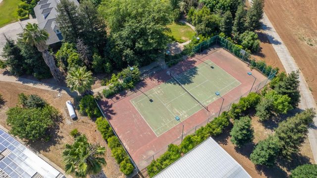 4715 E Copper Avenue, Clovis, CA 93619