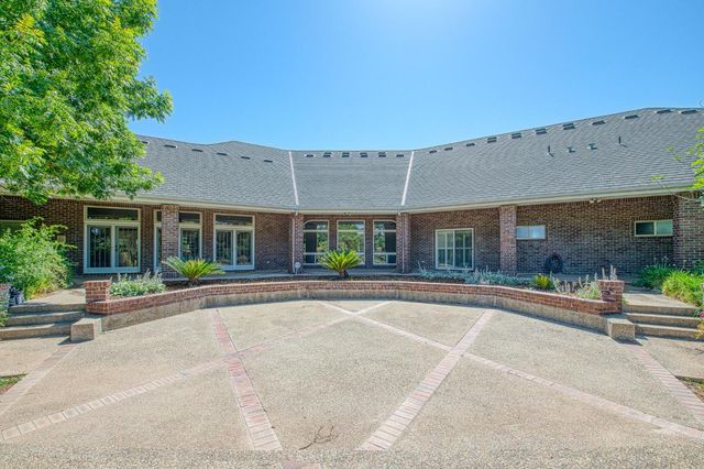 4715 E Copper Avenue, Clovis, CA 93619