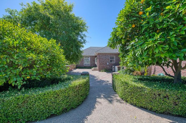 4715 E Copper Avenue, Clovis, CA 93619