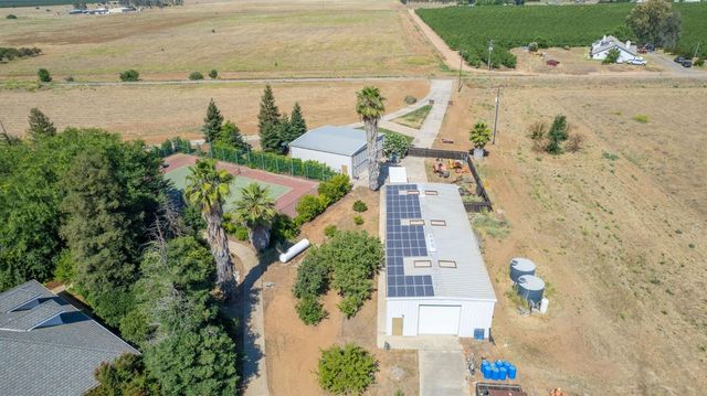 4715 E Copper Avenue, Clovis, CA 93619