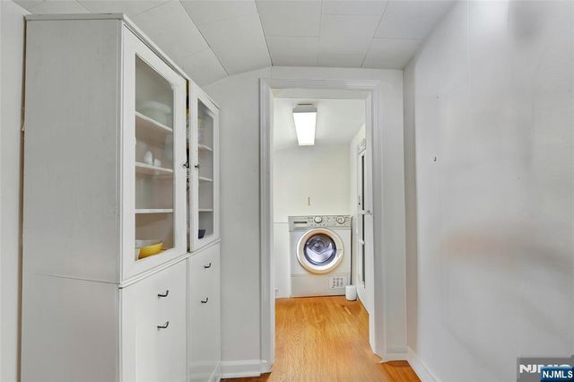 20 Florence Place, Elmwood Park, NJ 07407