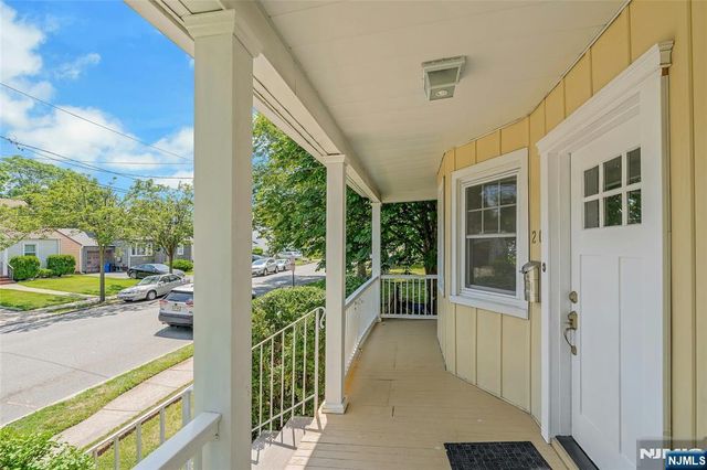 20 Florence Place, Elmwood Park, NJ 07407
