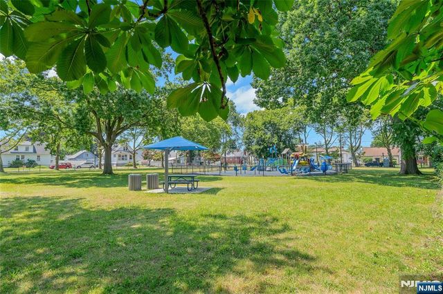 20 Florence Place, Elmwood Park, NJ 07407