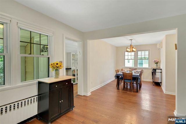 20 Florence Place, Elmwood Park, NJ 07407
