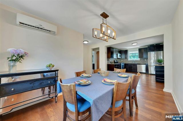 20 Florence Place, Elmwood Park, NJ 07407