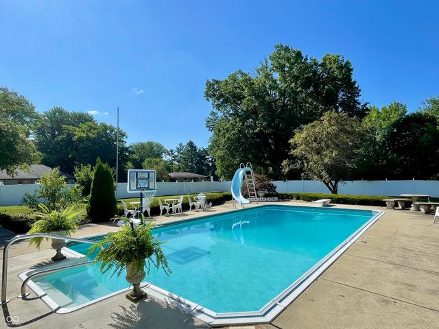 800 Walton Drive, Plainfield, IN 46168