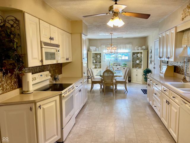 800 Walton Drive, Plainfield, IN 46168