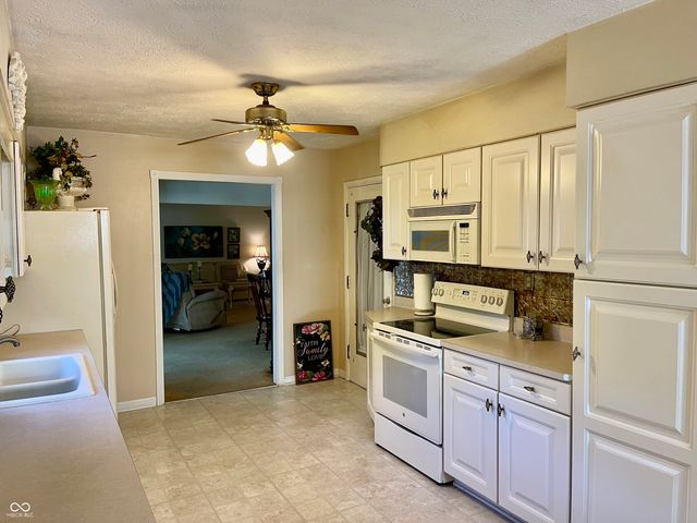 800 Walton Drive, Plainfield, IN 46168